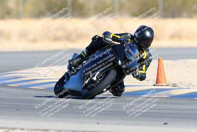 media/Jan-09-2022-SoCal Trackdays (Sun) [[2b1fec8404]]/Turn 6 (1035am)/